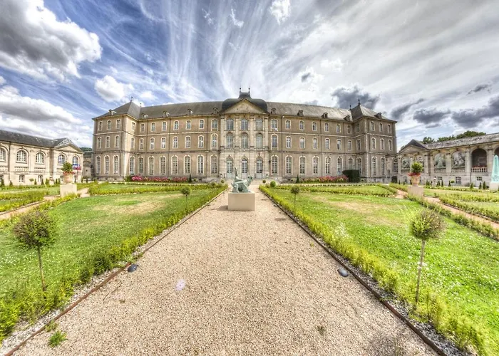 Patton Ii Apartment *